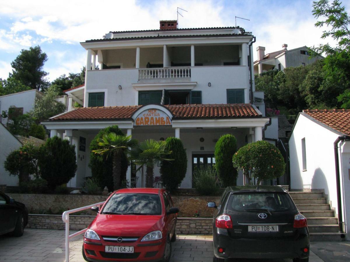 Garden Διαμέρισμα Pjescana Uvala Εξωτερικό φωτογραφία